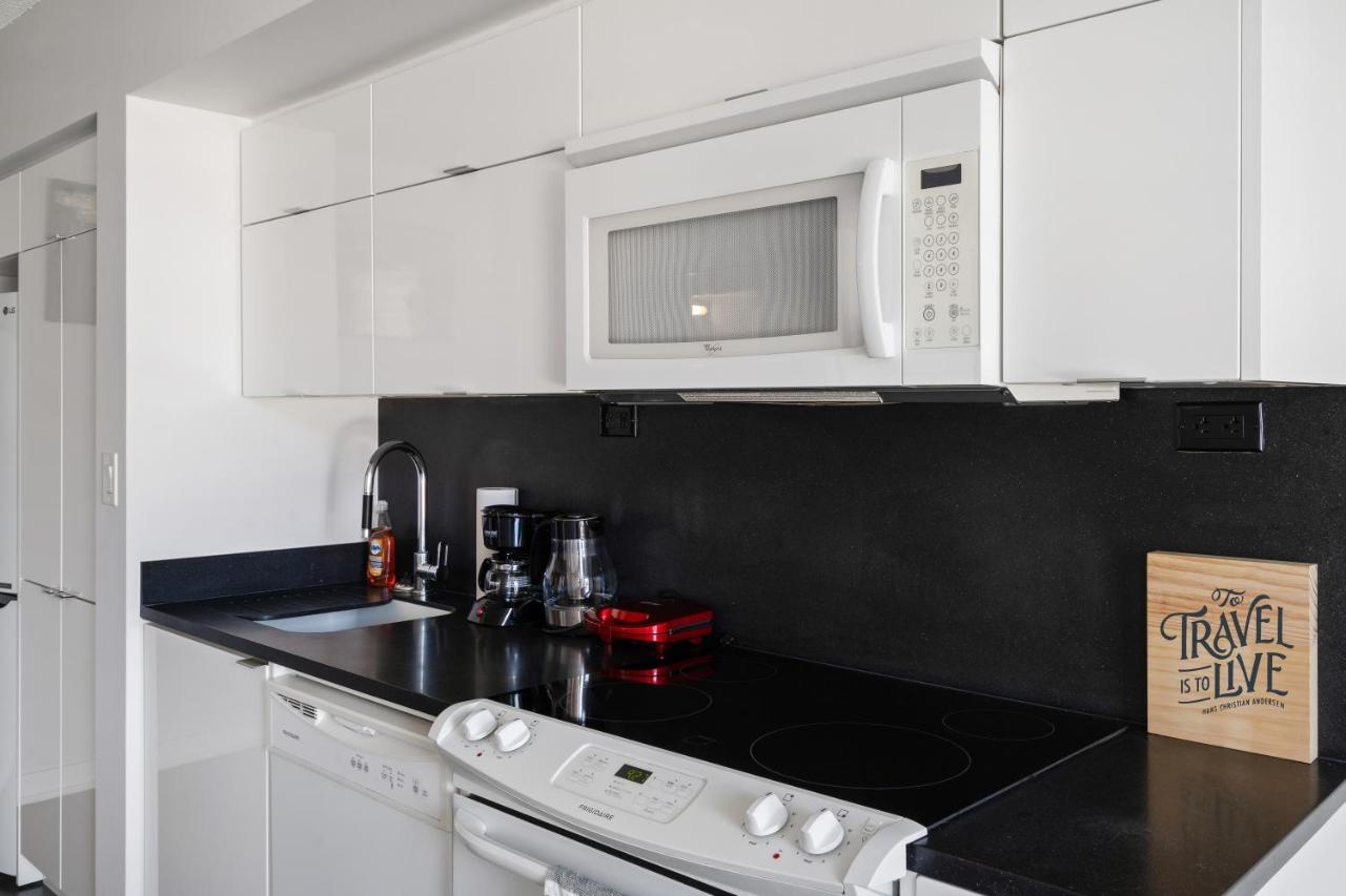 Family Oriented Downtown Toronto 2Bdrm Condo With Parking & Office Space Экстерьер фото