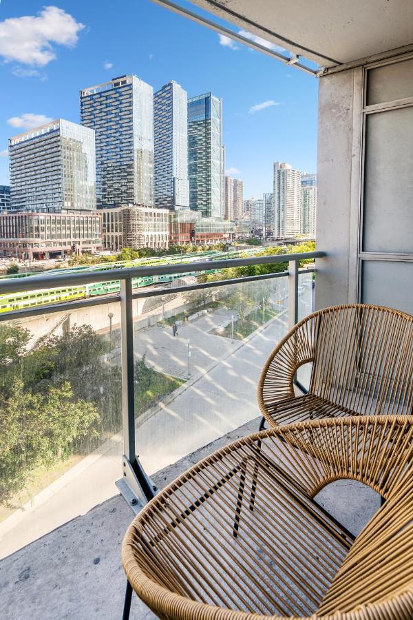 Family Oriented Downtown Toronto 2Bdrm Condo With Parking & Office Space Экстерьер фото